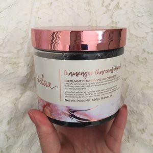 Manna Kadar Relax Champagne Charcoal Body Scrub